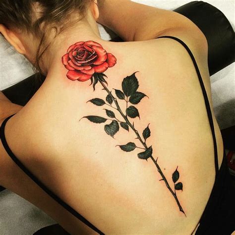 Tatuagens Femininas nas Costas (70 Fotos)